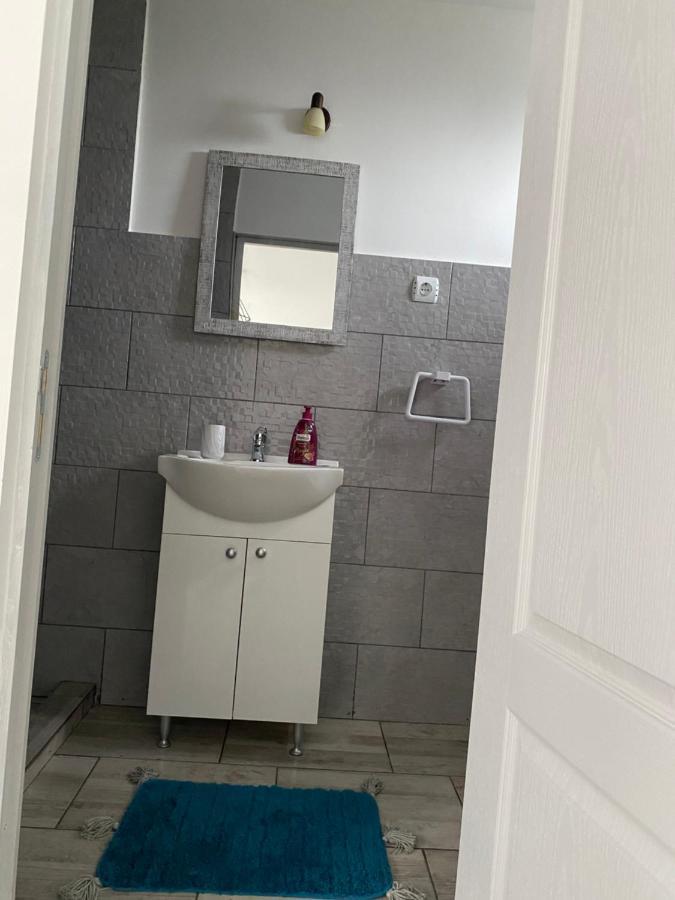 كوربو Camere De Inchiriat David Casa David المظهر الخارجي الصورة
