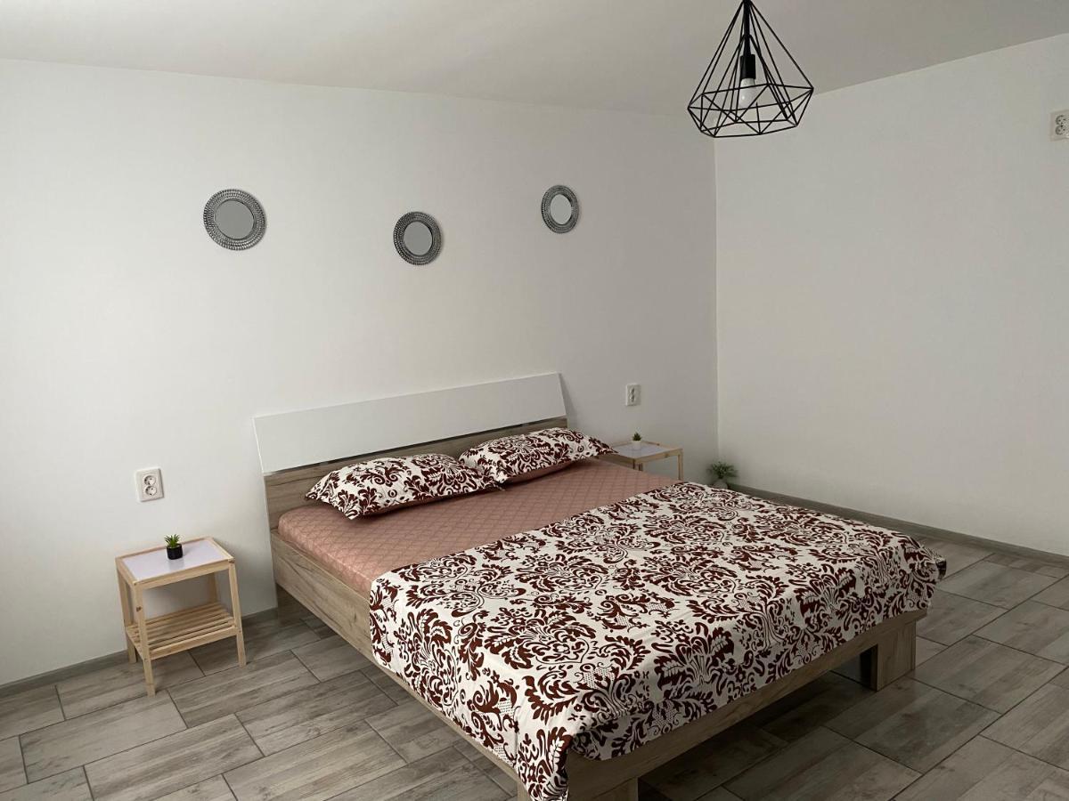 كوربو Camere De Inchiriat David Casa David المظهر الخارجي الصورة