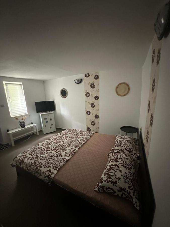 كوربو Camere De Inchiriat David Casa David المظهر الخارجي الصورة